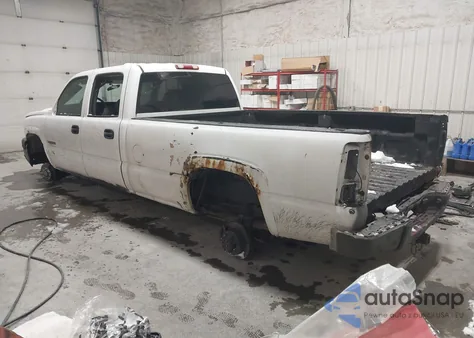 2005 Chevrolet Silverado 2500Hd из США, поврежденный, VIN 1GCHK23UX5F822591